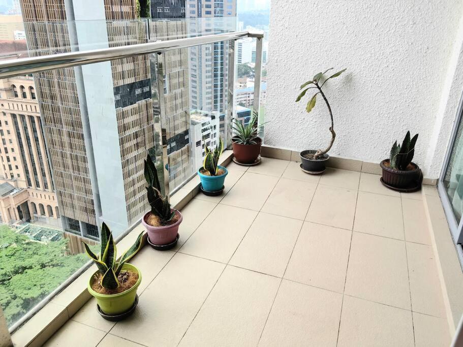 Pangsapuri 19 Suasana Bukit Ceylon 5 Minutes To Alor Street Klcc Bukit Bintang 12 Pax 3r2b Kuala Lumpur