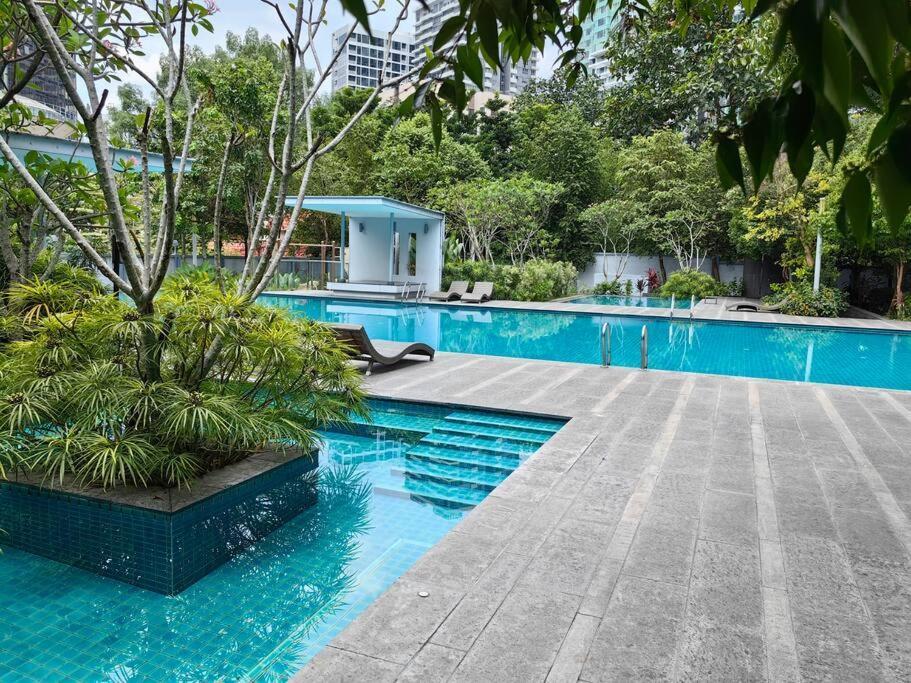 19 Suasana Bukit Ceylon 5 Minutes To Alor Street Klcc Bukit Bintang 12 Pax 3r2b Pangsapuri Kuala Lumpur